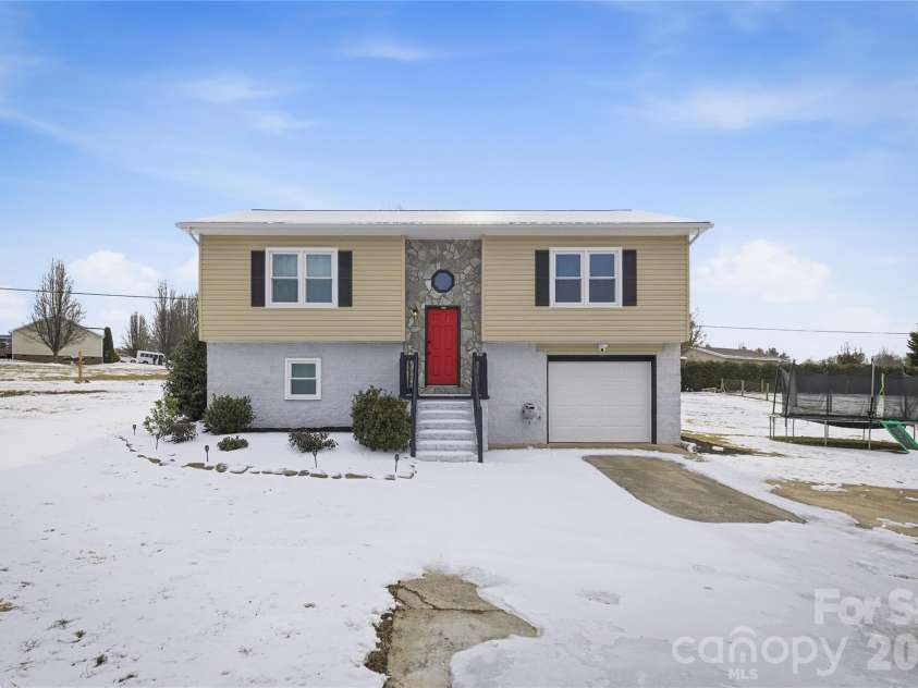 3375 Clarks Chapel Road, Lenoir, NC 28645.  MLS# CAR4336696, YatesRealty ID 21560. 