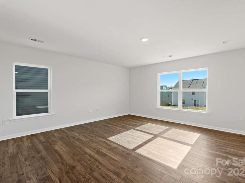 1450 Mammoth Road, Hickory, NC 28602.  MLS# CAR4271303, YatesRealty ID 21564. 