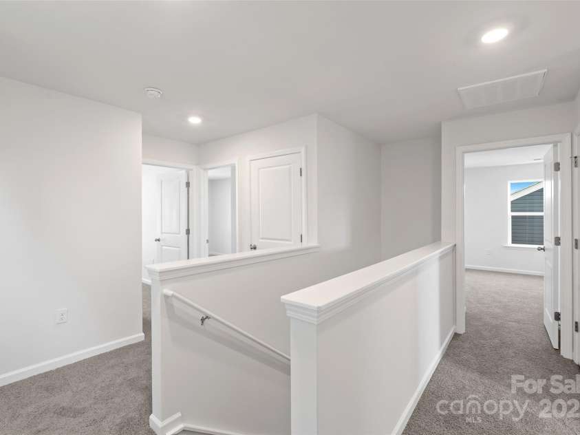 1450 Mammoth Road, Hickory, NC 28602.  MLS# CAR4271303, YatesRealty ID 21564. 