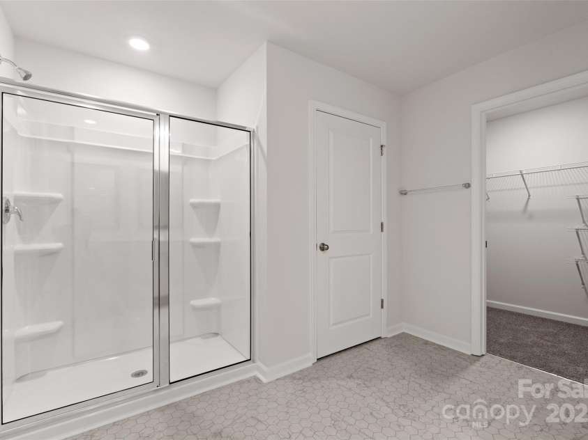 1450 Mammoth Road, Hickory, NC 28602.  MLS# CAR4271303, YatesRealty ID 21564. 