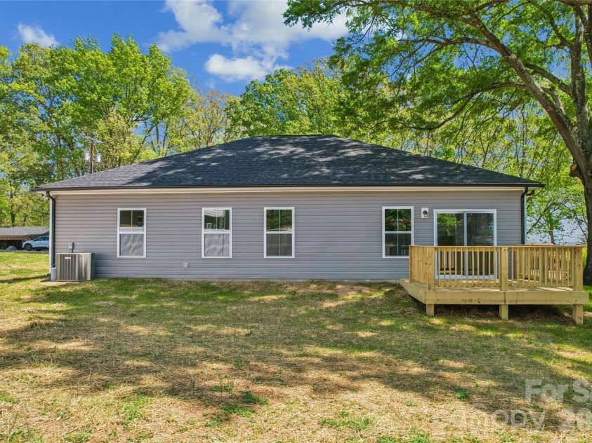 321 Henderson Circle, Harrisburg, NC 28075.  MLS# CAR4366750, YatesRealty ID 21564. 