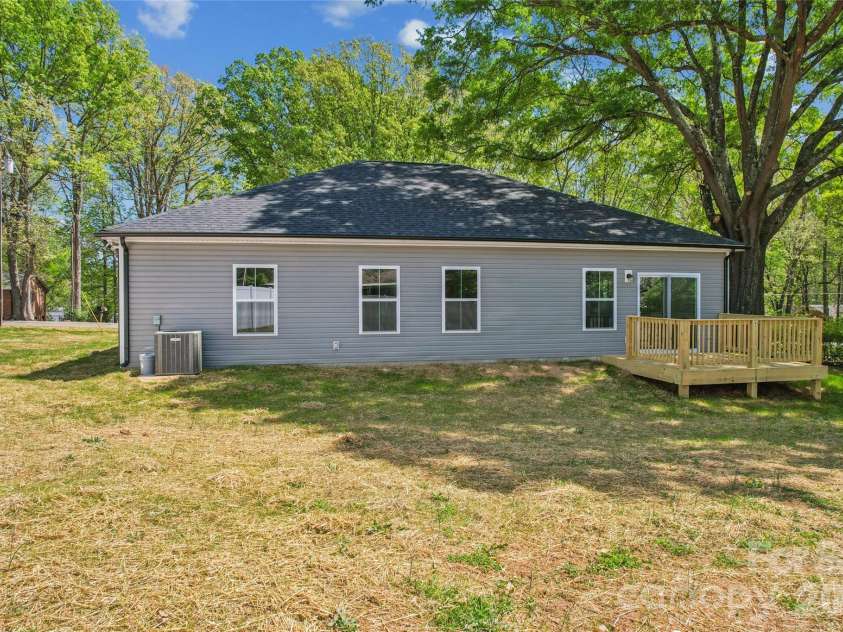 321 Henderson Circle, Harrisburg, NC 28075.  MLS# CAR4366750, YatesRealty ID 21564. 