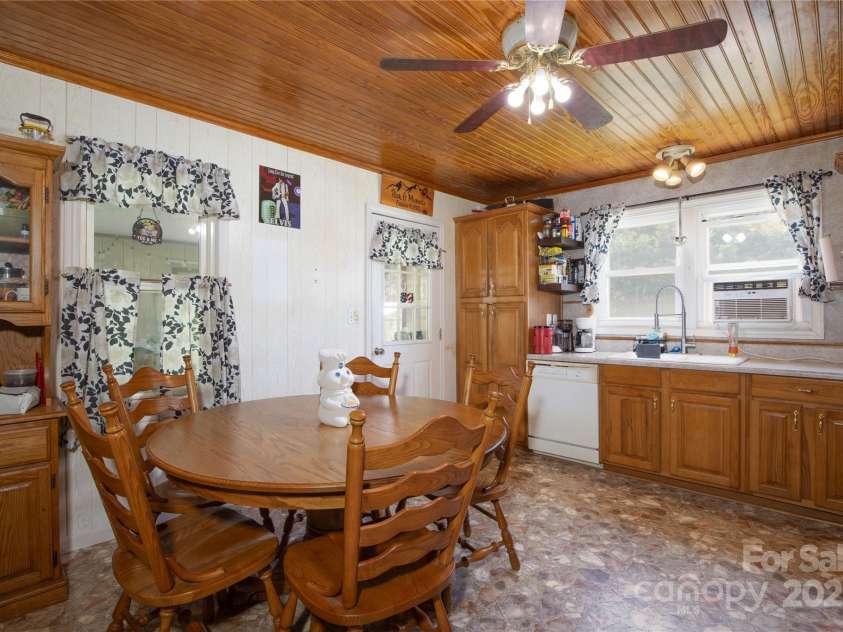 1424 Bear Creek Road, Bakersville, NC 28705.  MLS# CAR4272504, YatesRealty ID 21565. 