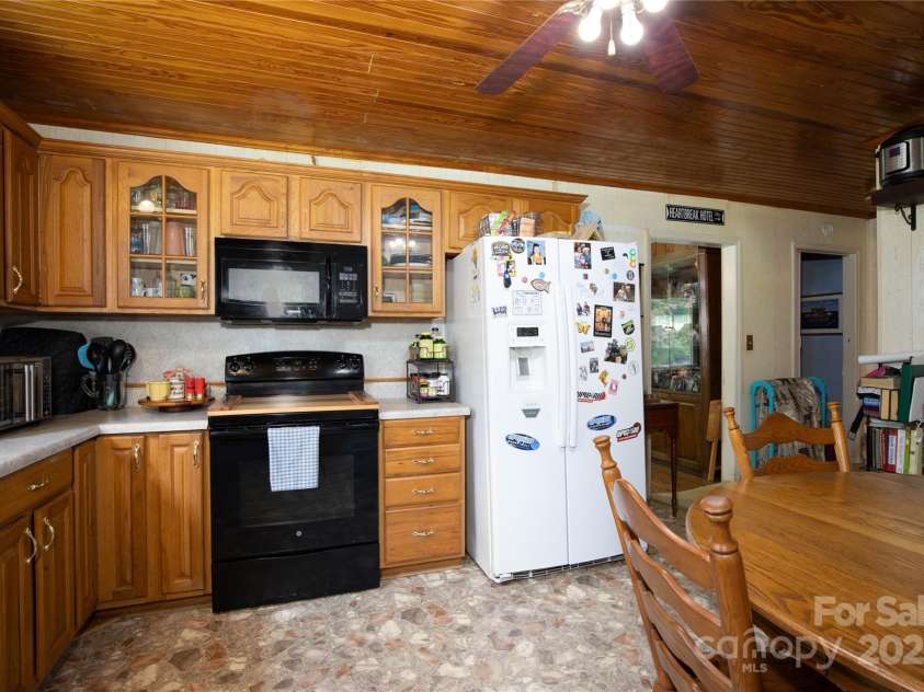 1424 Bear Creek Road, Bakersville, NC 28705.  MLS# CAR4272504, YatesRealty ID 21565. 