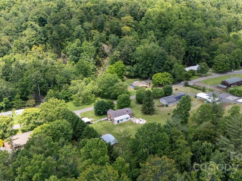 1424 Bear Creek Road, Bakersville, NC 28705.  MLS# CAR4272504, YatesRealty ID 21565. 