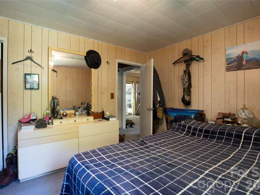 1424 Bear Creek Road, Bakersville, NC 28705.  MLS# CAR4272504, YatesRealty ID 21565. 