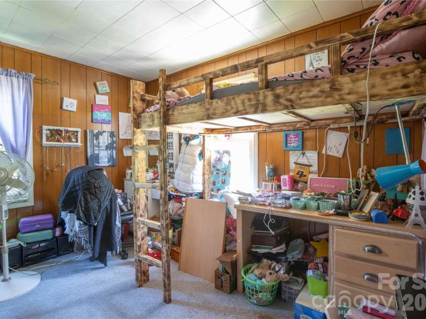 1424 Bear Creek Road, Bakersville, NC 28705.  MLS# CAR4272504, YatesRealty ID 21565. 