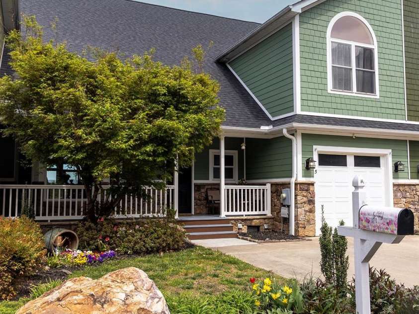 5 Gemini Heights, Weaverville, NC 28787.  MLS# CAR4341848, YatesRealty ID 21565. 