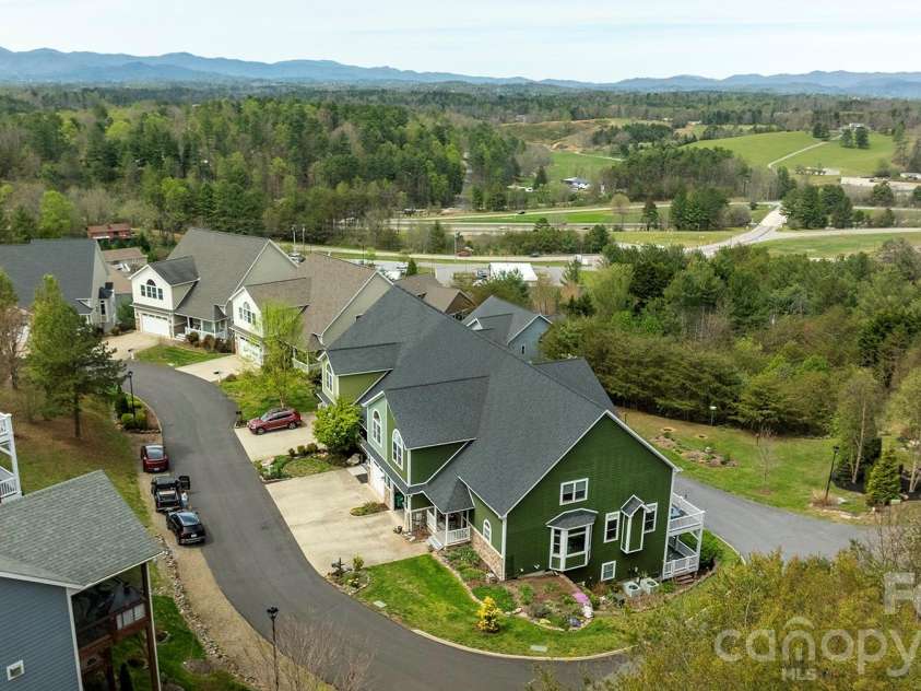 5 Gemini Heights, Weaverville, NC 28787.  MLS# CAR4341848, YatesRealty ID 21565. 