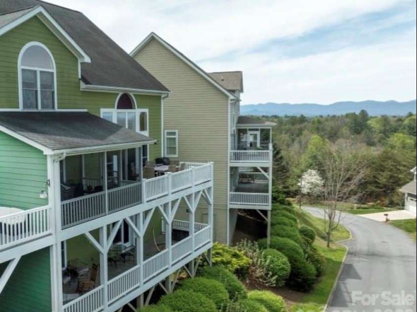 5 Gemini Heights, Weaverville, NC 28787.  MLS# CAR4341848, YatesRealty ID 21565. 