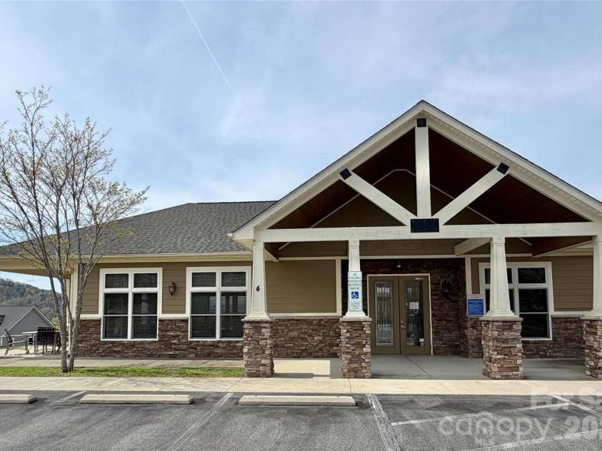 5 Gemini Heights, Weaverville, NC 28787.  MLS# CAR4341848, YatesRealty ID 21565. Clubhouse