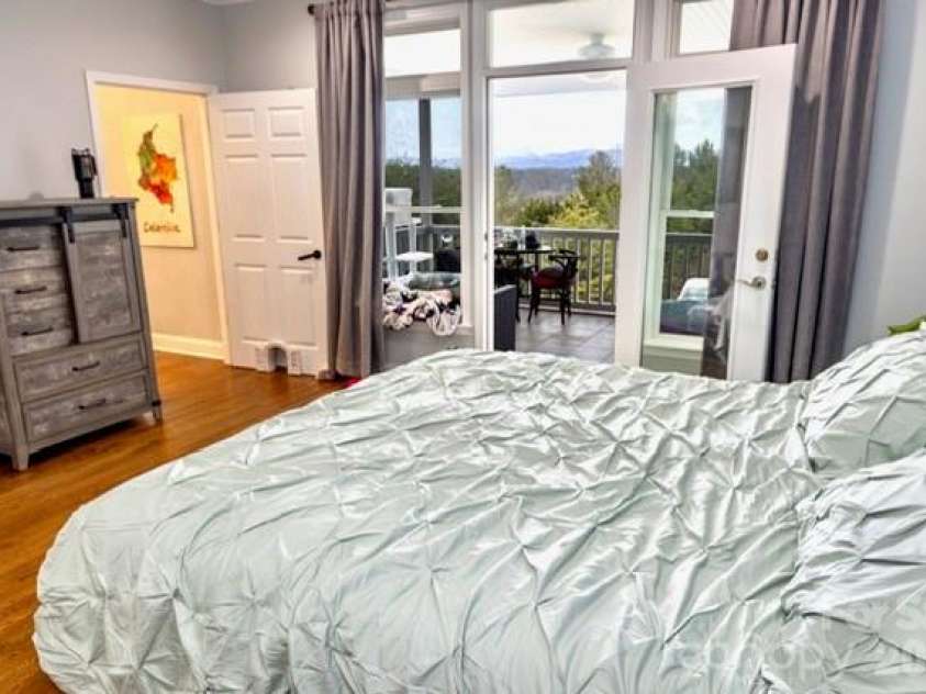 5 Gemini Heights, Weaverville, NC 28787.  MLS# CAR4341848, YatesRealty ID 21565. Main bedroom