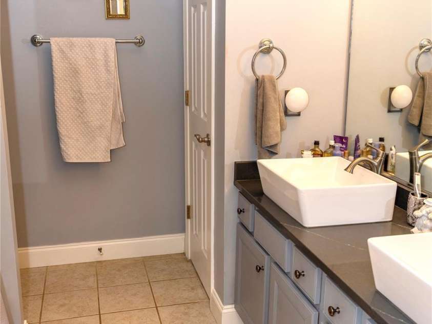 5 Gemini Heights, Weaverville, NC 28787.  MLS# CAR4341848, YatesRealty ID 21565. Upstaris bath
