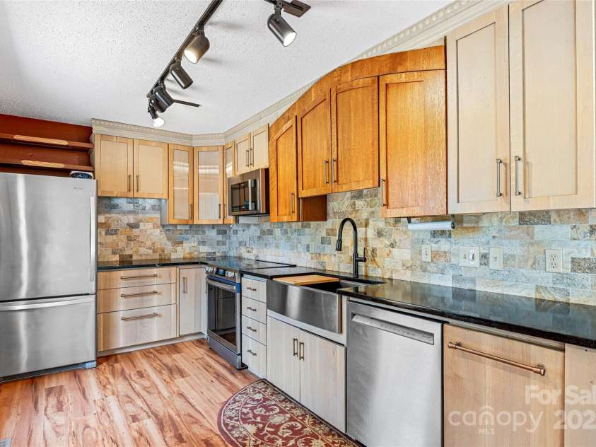 1 Mistic Cove, Fletcher, NC 28732.  MLS# CAR4254040, YatesRealty ID 21566. 