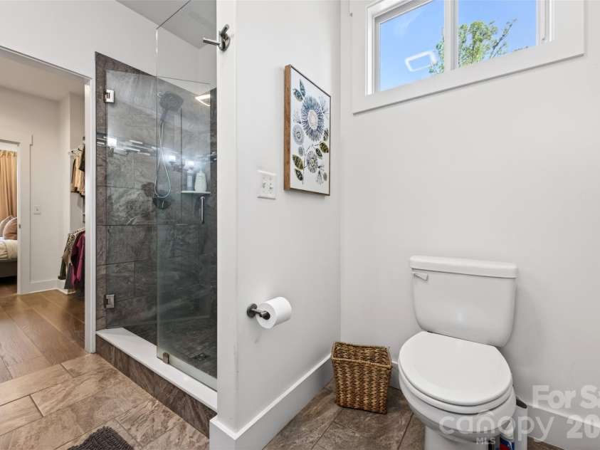 62 Dillingham Road, Asheville, NC 28805.  MLS# CAR4370349, YatesRealty ID 21567. 