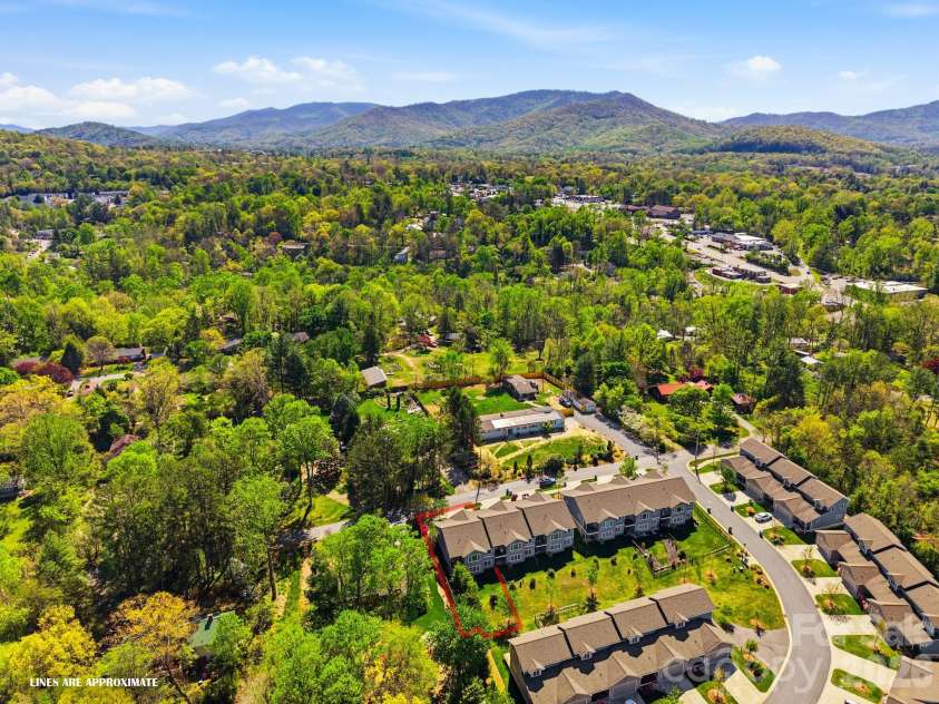 62 Dillingham Road, Asheville, NC 28805.  MLS# CAR4370349, YatesRealty ID 21567. 