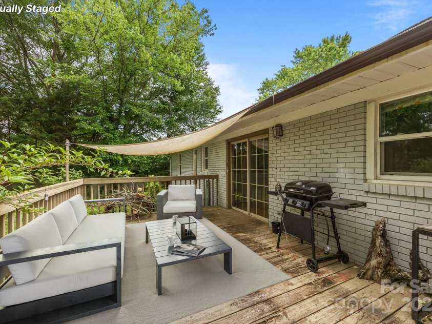 20 Summit Drive, Arden, NC 28704.  MLS# CAR4269140, YatesRealty ID 21568. 