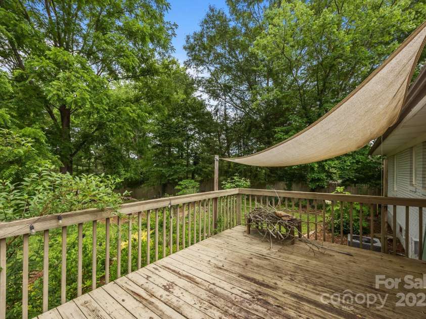 20 Summit Drive, Arden, NC 28704.  MLS# CAR4269140, YatesRealty ID 21568. 
