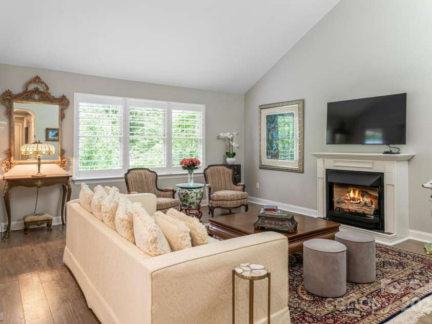 176 B Wash Creek Drive, Hendersonville, NC 28739.  MLS# CAR4269530, YatesRealty ID 21569. 