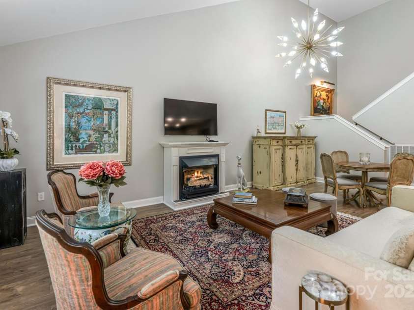 176 B Wash Creek Drive, Hendersonville, NC 28739.  MLS# CAR4269530, YatesRealty ID 21569. 