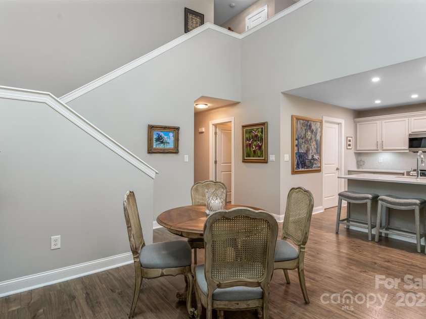 176 B Wash Creek Drive, Hendersonville, NC 28739.  MLS# CAR4269530, YatesRealty ID 21569. 