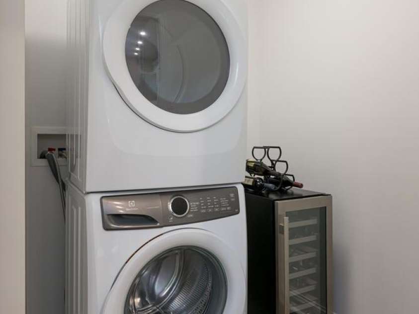 176 B Wash Creek Drive, Hendersonville, NC 28739.  MLS# CAR4269530, YatesRealty ID 21569. 