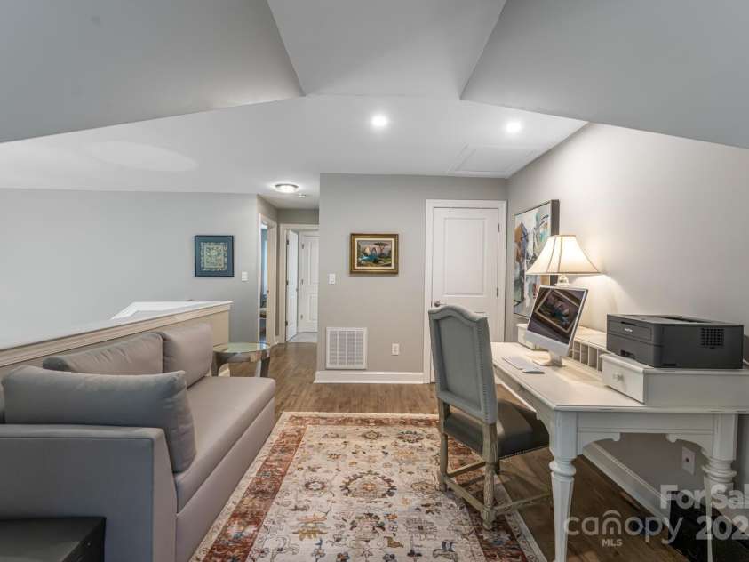 176 B Wash Creek Drive, Hendersonville, NC 28739.  MLS# CAR4269530, YatesRealty ID 21569. 