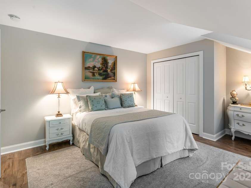 176 B Wash Creek Drive, Hendersonville, NC 28739.  MLS# CAR4269530, YatesRealty ID 21569. 