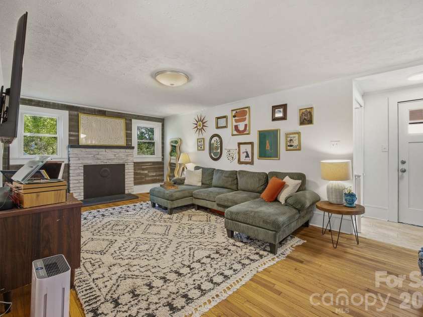 2143 Haven Circle, Lenoir, NC 28645.  MLS# CAR4364098, YatesRealty ID 21569. 