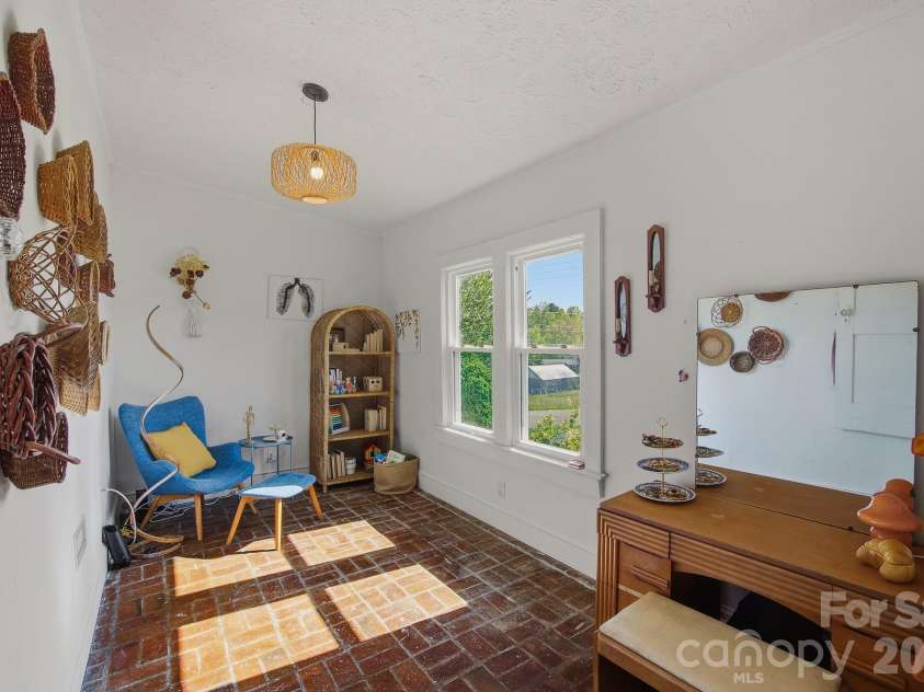 2143 Haven Circle, Lenoir, NC 28645.  MLS# CAR4364098, YatesRealty ID 21569. 