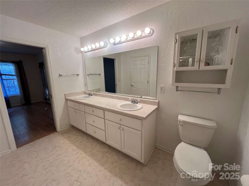 25397 Stony Mountain Road, Albemarle, NC 28001.  MLS# CAR4314846, YatesRealty ID 2157. Primary Bathroom