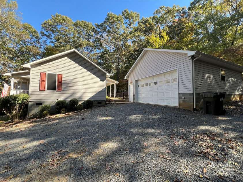 25397 Stony Mountain Road, Albemarle, NC 28001.  MLS# CAR4314846, YatesRealty ID 2157. Sideview - Garage
