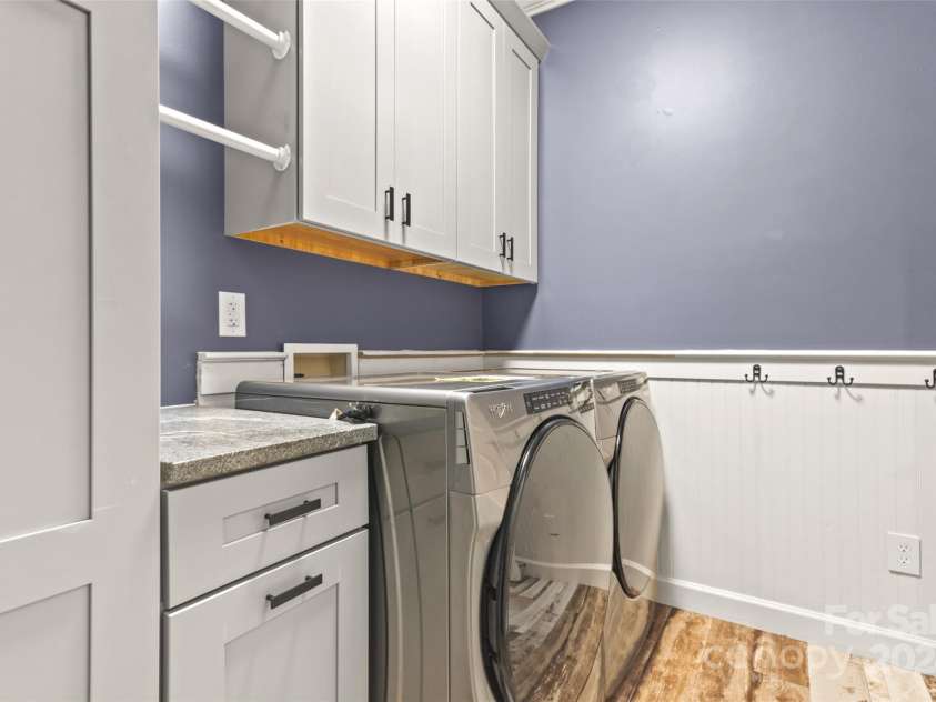 4759 Polo Gate Boulevard, Charlotte, NC 28216.  MLS# CAR4181175, YatesRealty ID 2157. Utility laundry room