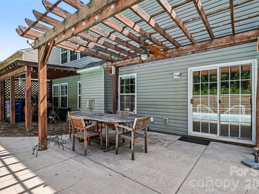 5671 Hammermill Drive, Harrisburg, NC 28075.  MLS# CAR4366194, YatesRealty ID 21571. 