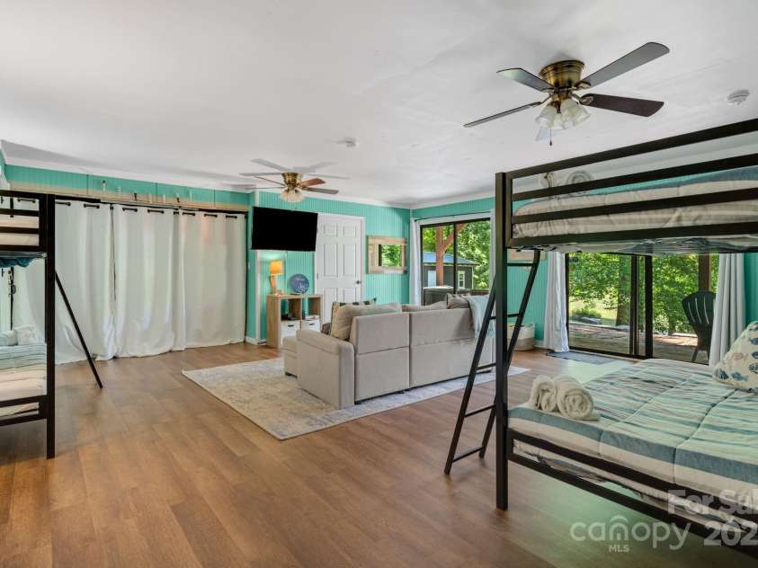 37 Poplar Drive, Rosman, NC 28772.  MLS# CAR4270053, YatesRealty ID 21574. 