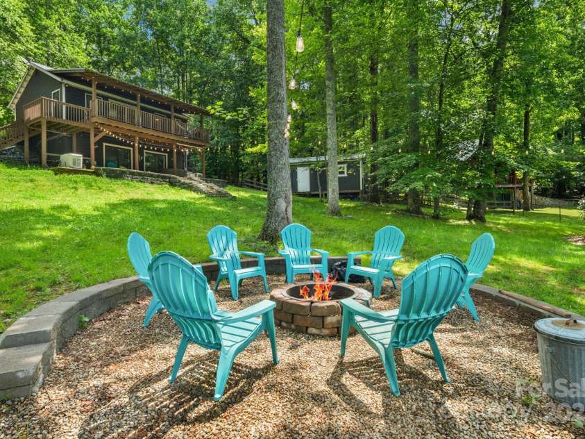 37 Poplar Drive, Rosman, NC 28772.  MLS# CAR4270053, YatesRealty ID 21574. 