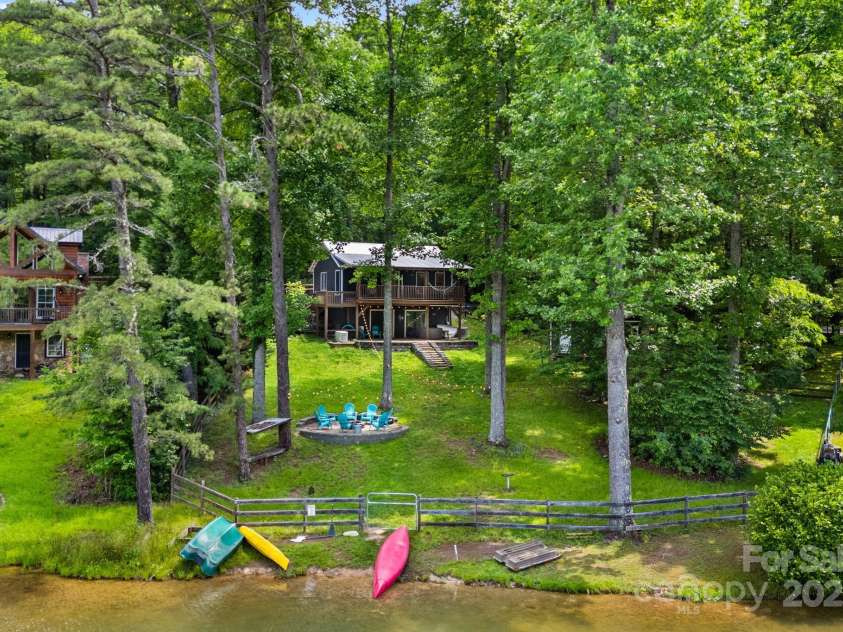 37 Poplar Drive, Rosman, NC 28772.  MLS# CAR4270053, YatesRealty ID 21574. 