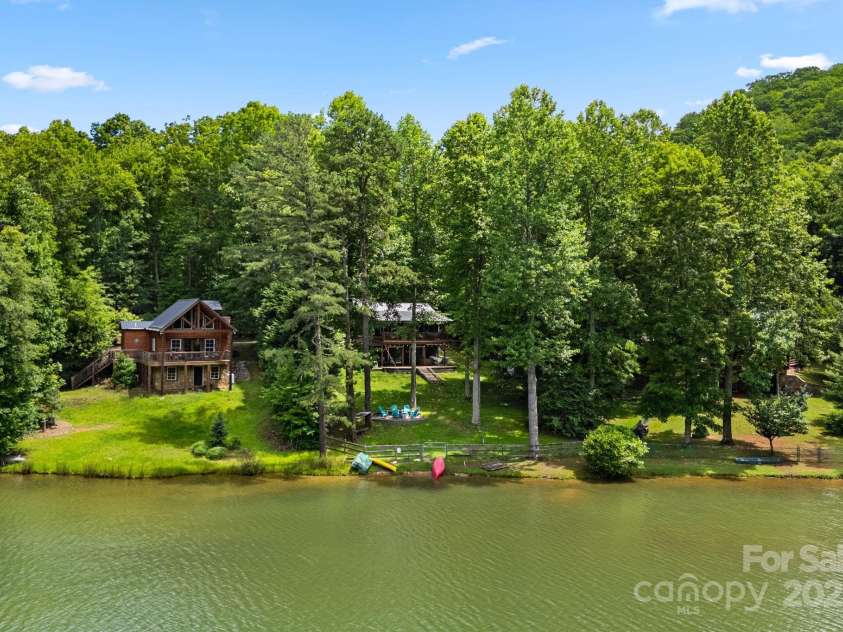 37 Poplar Drive, Rosman, NC 28772.  MLS# CAR4270053, YatesRealty ID 21574. 