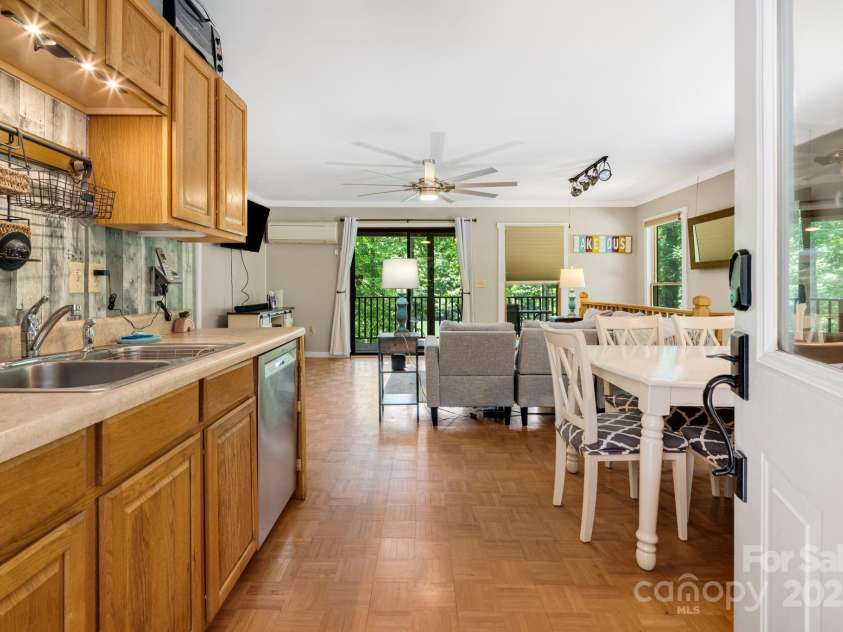 37 Poplar Drive, Rosman, NC 28772.  MLS# CAR4270053, YatesRealty ID 21574. 