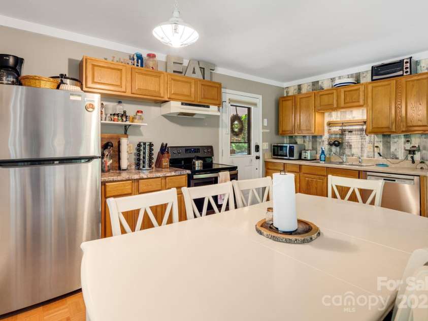 37 Poplar Drive, Rosman, NC 28772.  MLS# CAR4270053, YatesRealty ID 21574. 