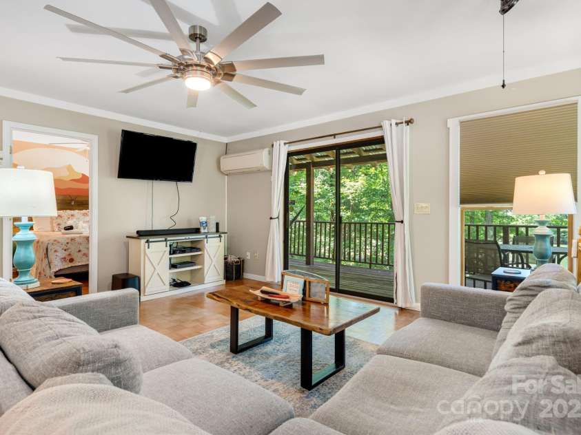 37 Poplar Drive, Rosman, NC 28772.  MLS# CAR4270053, YatesRealty ID 21574. 