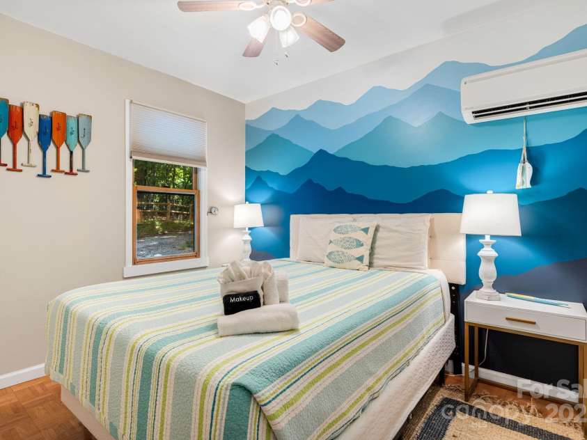 37 Poplar Drive, Rosman, NC 28772.  MLS# CAR4270053, YatesRealty ID 21574. 