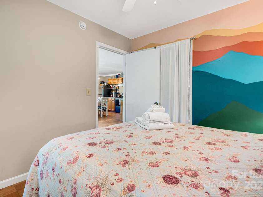 37 Poplar Drive, Rosman, NC 28772.  MLS# CAR4270053, YatesRealty ID 21574. 