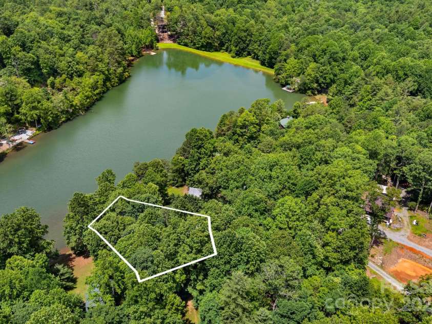 37 Poplar Drive, Rosman, NC 28772.  MLS# CAR4270053, YatesRealty ID 21574. 