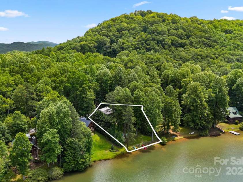 37 Poplar Drive, Rosman, NC 28772.  MLS# CAR4270053, YatesRealty ID 21574. 