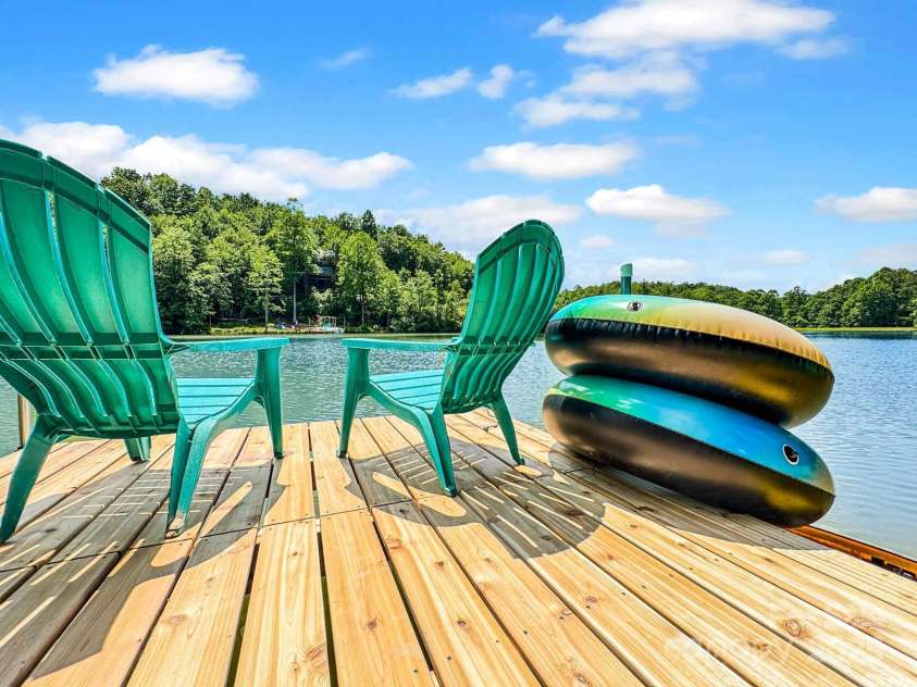 37 Poplar Drive, Rosman, NC 28772.  MLS# CAR4270053, YatesRealty ID 21574. 