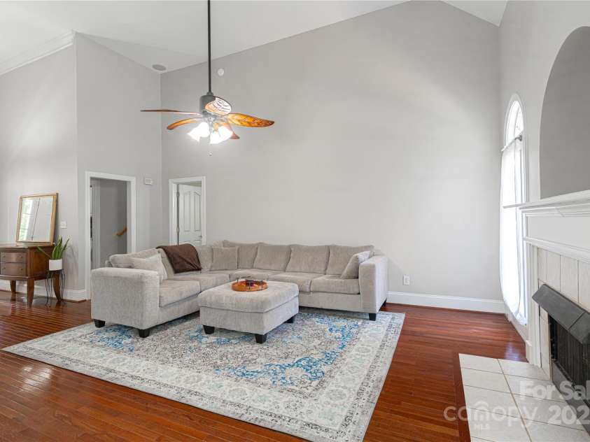 4605 Sarandon Court, Charlotte, NC 28215.  MLS# CAR4270506, YatesRealty ID 21577. 