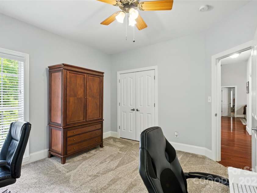 4605 Sarandon Court, Charlotte, NC 28215.  MLS# CAR4270506, YatesRealty ID 21577. 