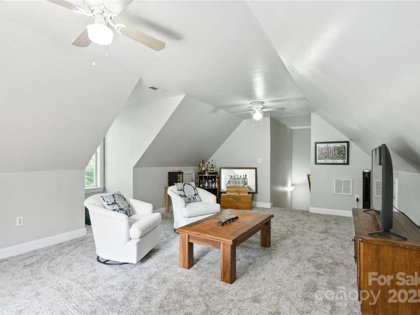 4605 Sarandon Court, Charlotte, NC 28215.  MLS# CAR4270506, YatesRealty ID 21577. 