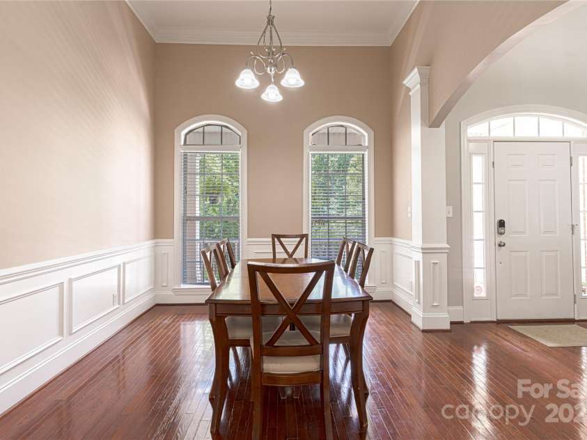 4605 Sarandon Court, Charlotte, NC 28215.  MLS# CAR4270506, YatesRealty ID 21577. Dining Room
